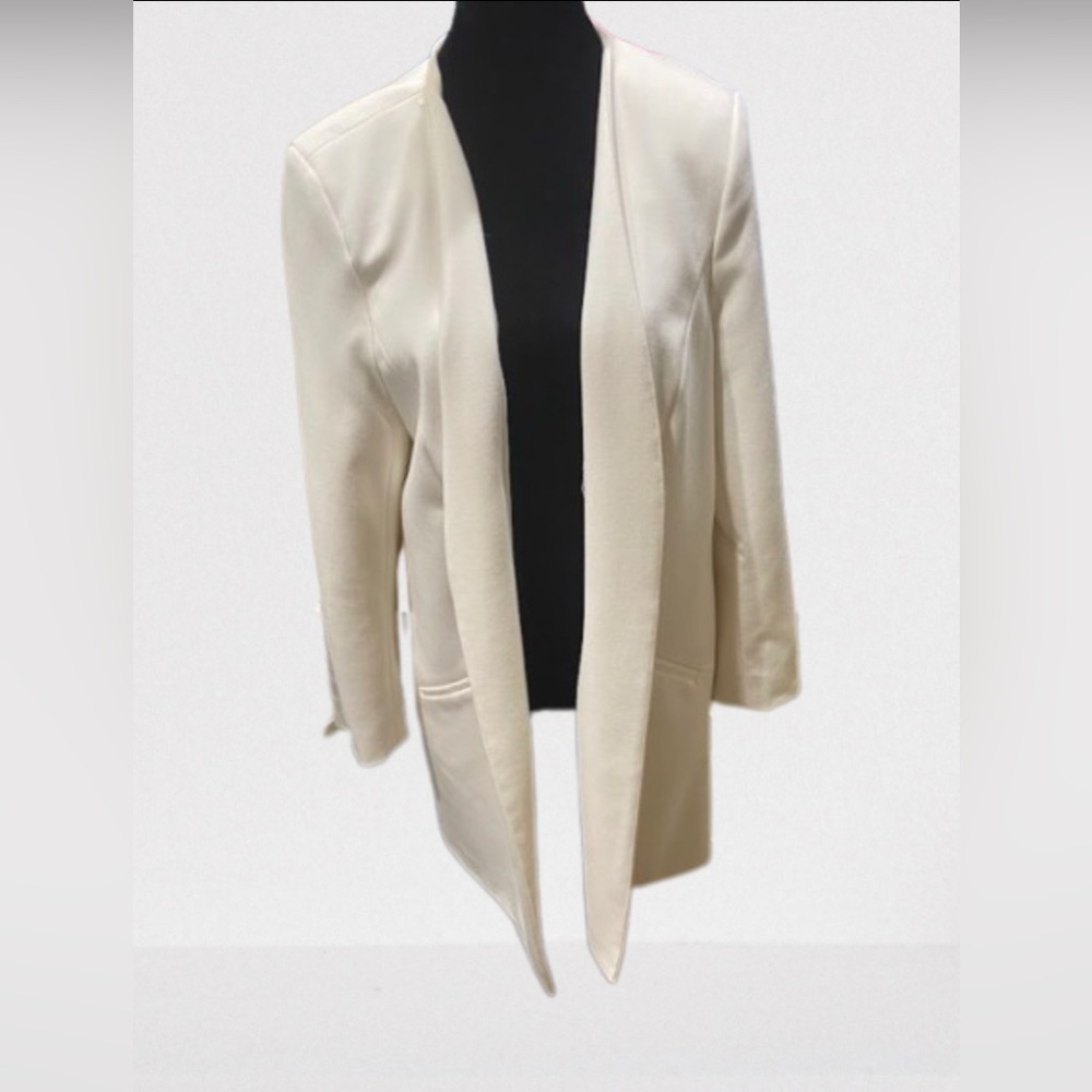 Halogen Oversized (Size XL) Soft Creme Blazer!